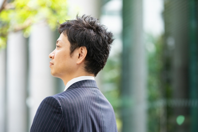 人間的な魅力のある、男性の横顔　ポテンシャル

