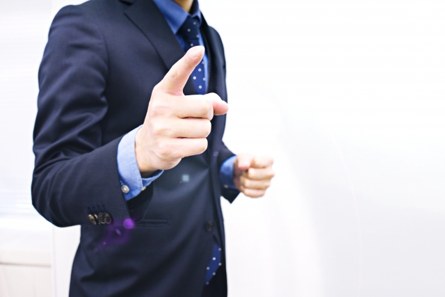 怒っている男性
