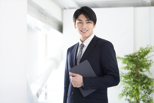 年上の女性にモテそうなイケメン今活男子

