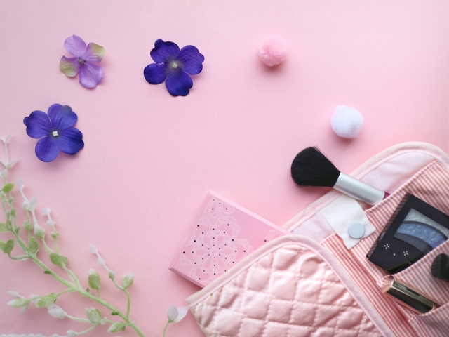 美容に必要なメイクキット
