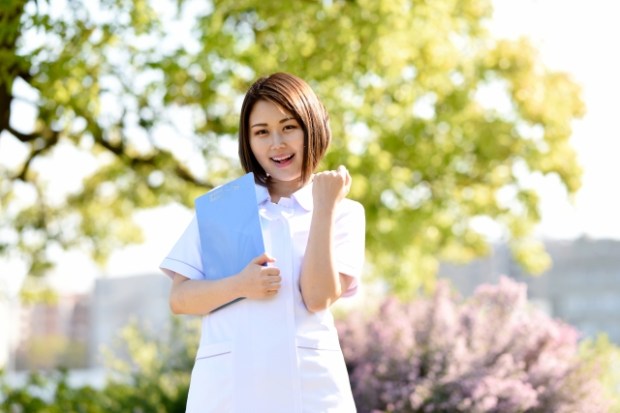 元気いっぱいのポジティブな女性