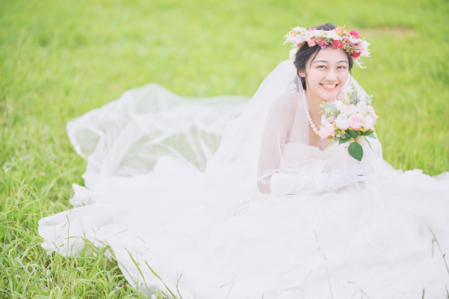 ウエディングドレスを着た花嫁
