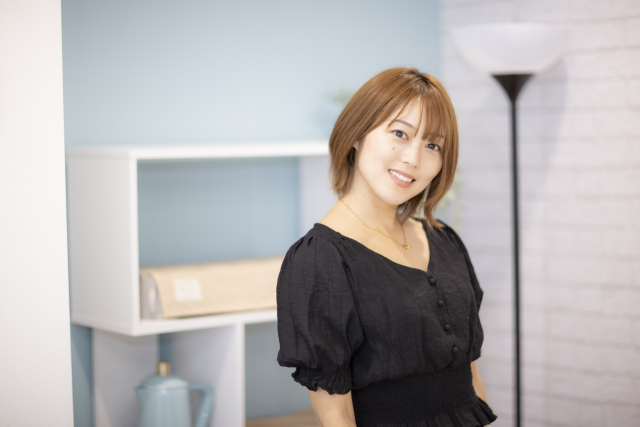 自然な表情の婚活プロフィール写真