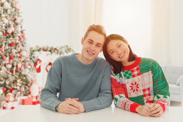 クリスマスの新婚カップル
