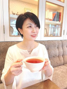 仲人の荻田由佳
